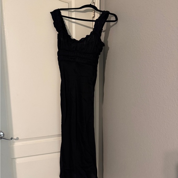 Astr Black Sleeveless Dress - Picture 3 of 3